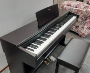 پیانو در حد نو مدل YDP143 دست دوم