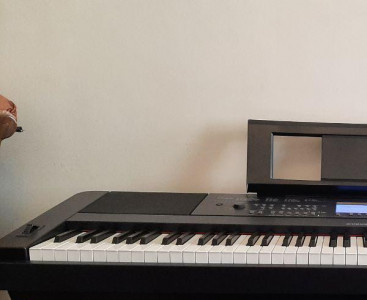 پیانوی دیجیتال پرتابل YAMAHA مدل DGX-660 دست دو