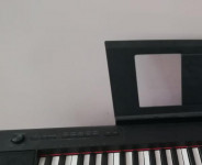 پیانو دیجیتال یاماها مدل NP-12 دست دوم