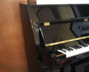 پیانو آکوستیک یاماها JU109 دست دوم